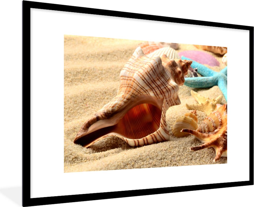 MuchoWow Gerahmtes Poster Seesterne - Muscheln - Sand - Strand 90x60 cm - Poster mit Schwarzem Bilderrahmen Wandposter Rahmen Foto Bilder - Wandd...