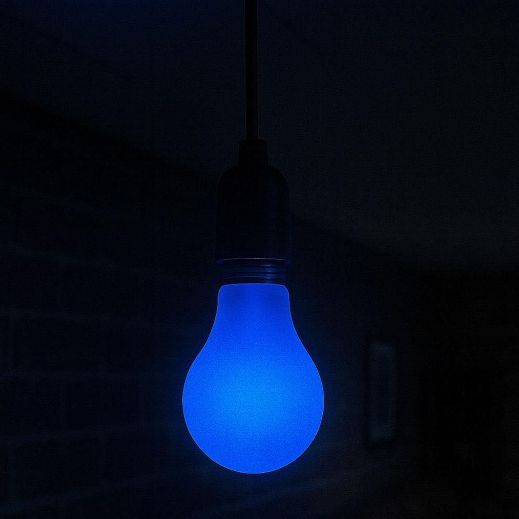 LED Leuchtmittel Birnenform 3W = 25W E27 BLAU Innen- & Außenbereich Party