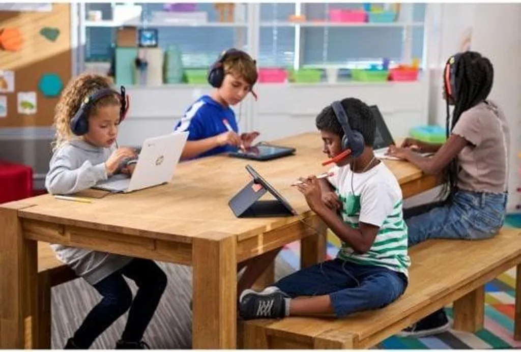 Casque Audio Scolaire Logitech Zone Learn Bleu - USB-C et Jack 3.5mm - 8