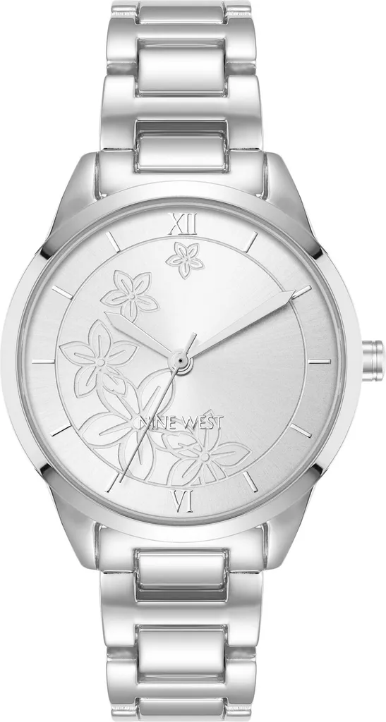 Horloge en acier brossé avec cadran minimaliste et épuré