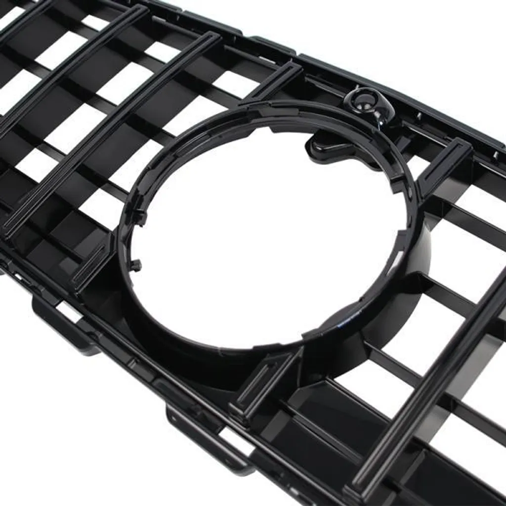 Remplacer Calandre Mercedes W206 AMG-Line par Look Panamericana GT Noir