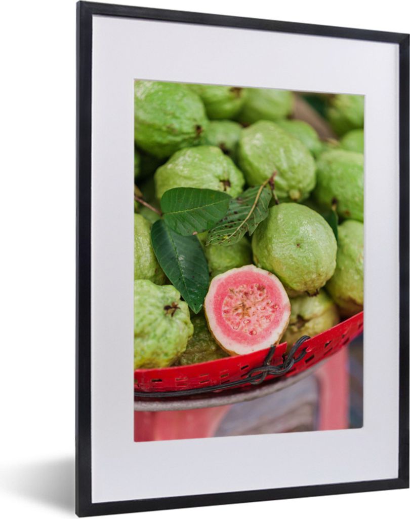 MuchoWow® MuchoWow® Gerahmtes Poster Guave auf einer Theke Produktbild 