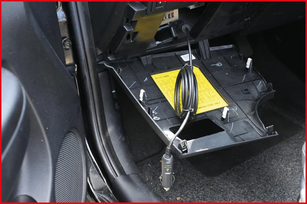 Solution anti-perte de codes radio : Support de tension OBD II 12V - 4