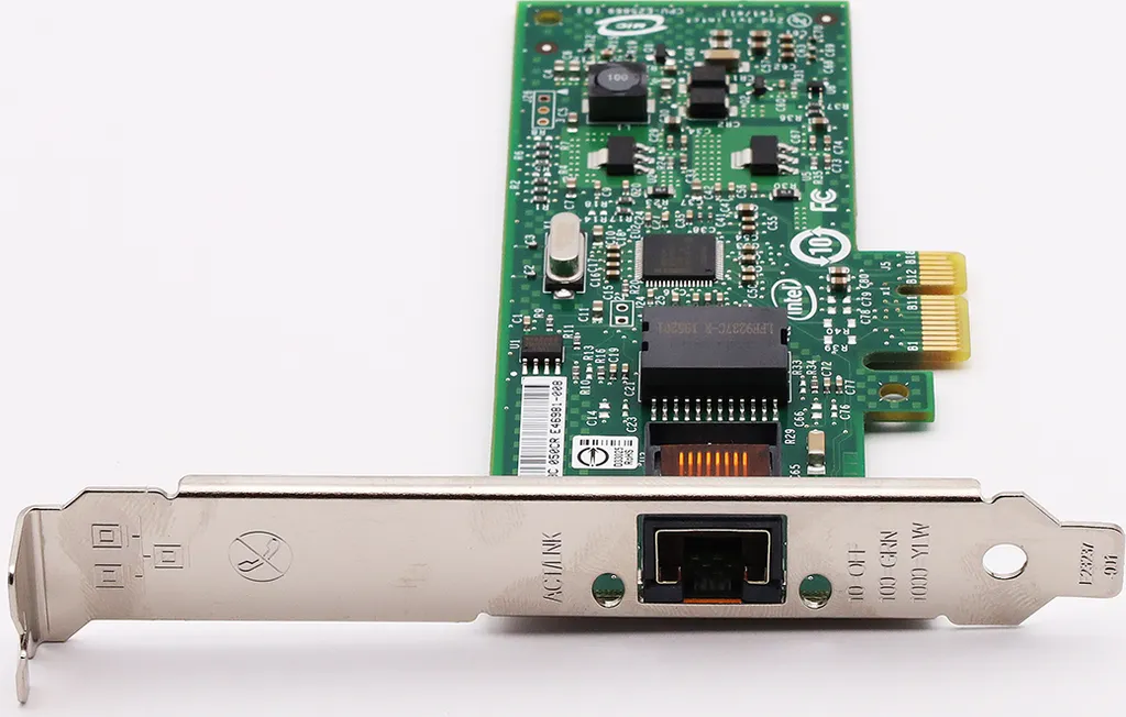 Intel Gigabit CT Desktop Adapter PCIe 1.1 x1 Connexion RJ-45 Stable