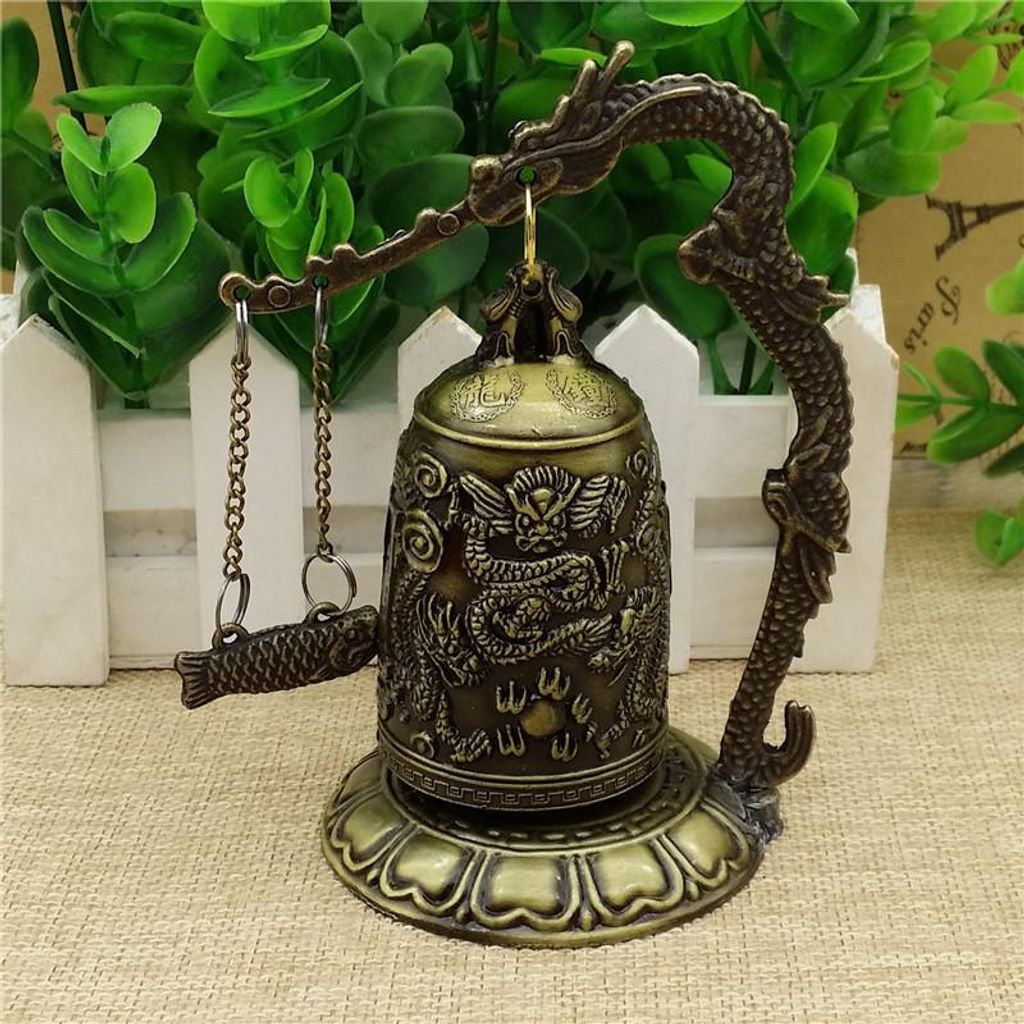 Kleiner Bronzefisch, der die Drachenglocke schlägt, kann die Drachenglocke läuten, Ornament, Feng-Shui-Dekoration, Kunsthandwerk, Kollektion, Dir...