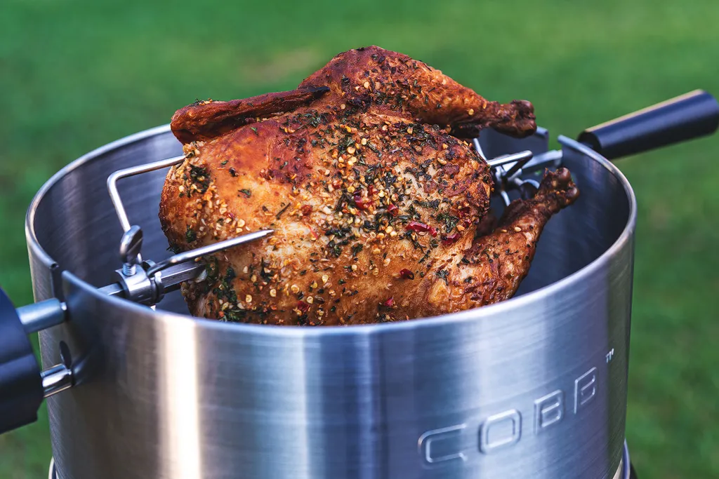 Fini la viande sèche : Rotissoire COBB motorisée pour cuisson uniforme #90