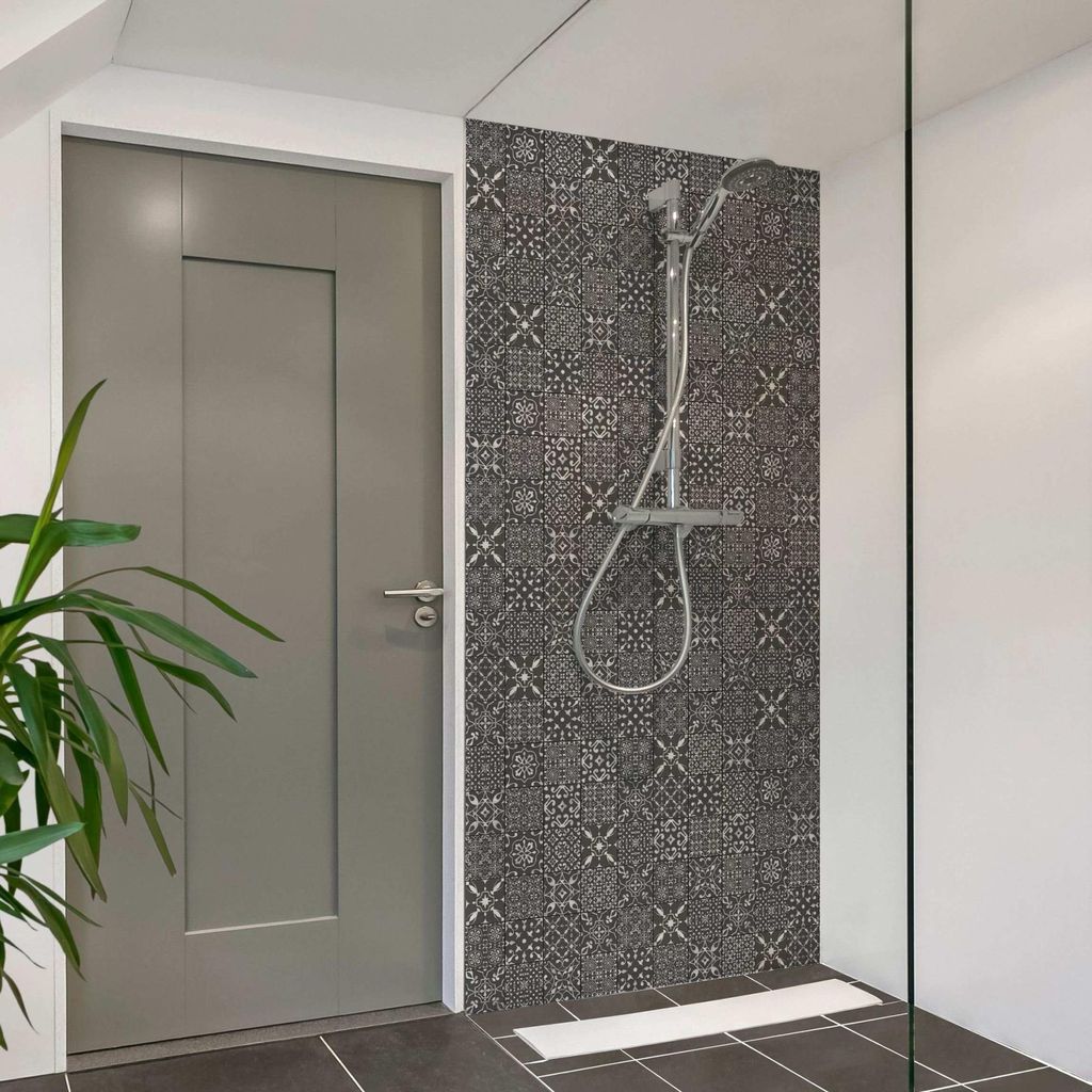 Duschrückwand Muster selbstklebend - 0.61 mm Wandpaneel wasserfest Design grau Fliesenoptik Illustration Badrückwand fugenlos Premium matt 110x21...