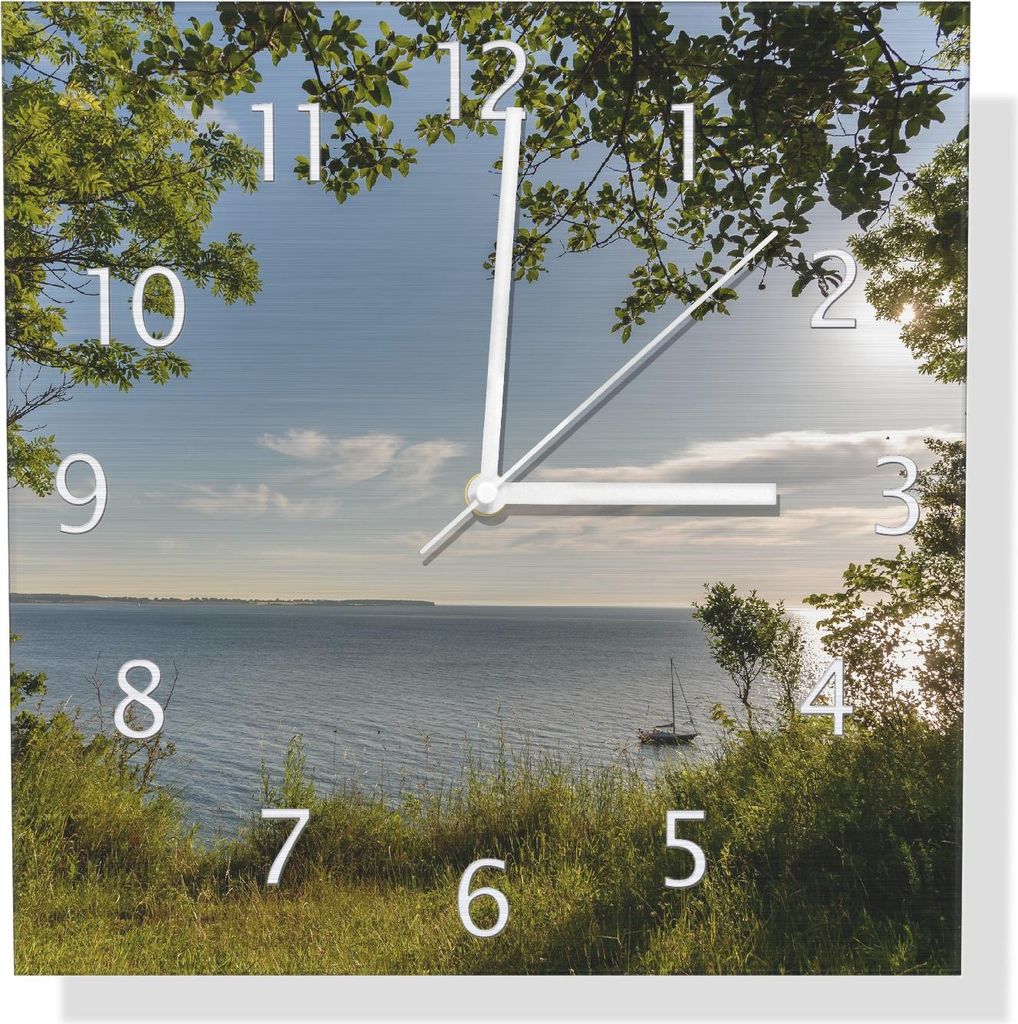 Wallario Design Wanduhr Blick aufs Wasser aus Aluverbund, Größe 30 x 30 cm