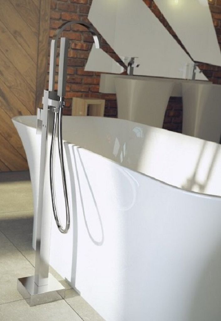 BADLAND Badewanne Freistehende Wannenarmatur Modern II Chrom