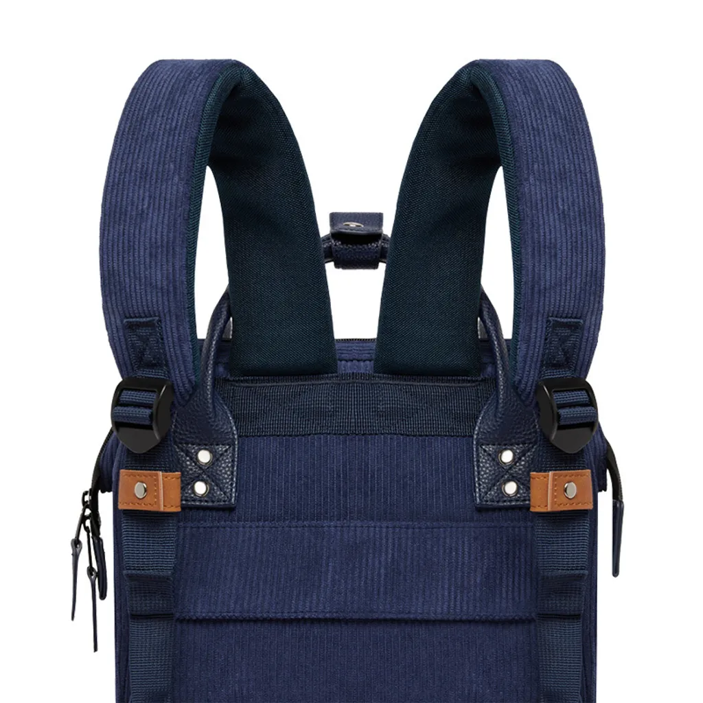 Cabaïa - Zaino Adventurer New York - Small 10L - Idrorepellente - scomparto per PC fino a 10,5″ - 2 tasche intercambiabili - Vegan certificato - Zaino da viaggio, lavoro e scuola - Grigio