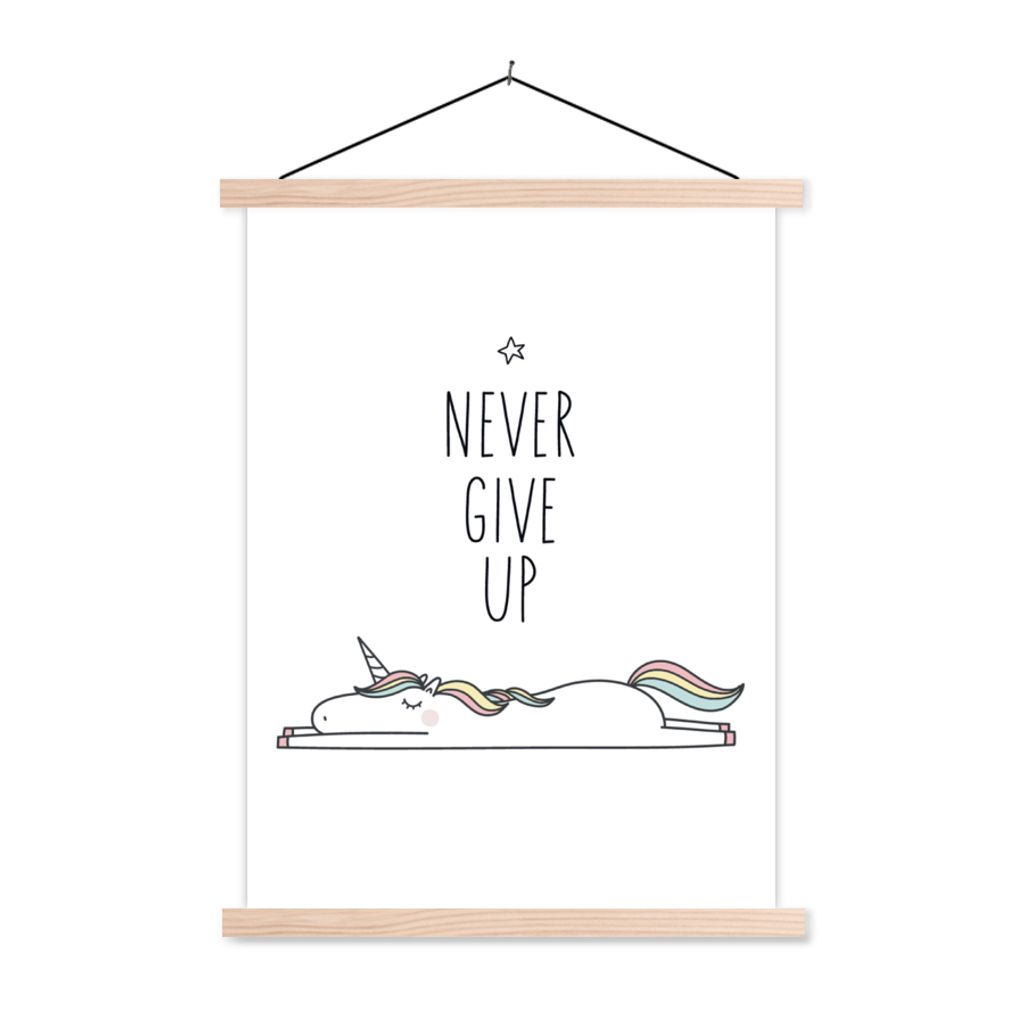 MuchoWow Textilposter Einhorn - Kinder - Zitate - Niemals aufgeben - Mädchen 120x160 cm mit holzfarbenen Rahmen - Plakatkarton