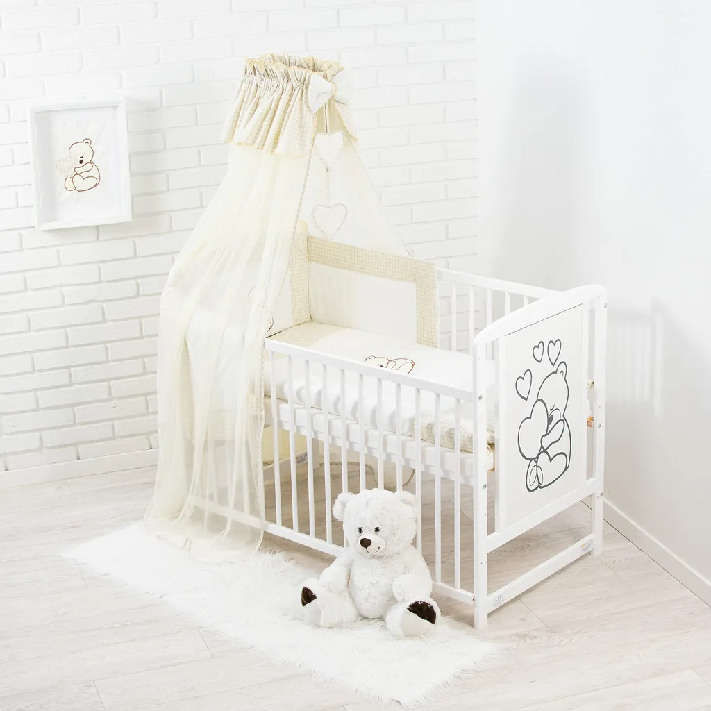 Aménager le lit bébé 60x120 : parure 10 pièces coton beige brodé et voile
