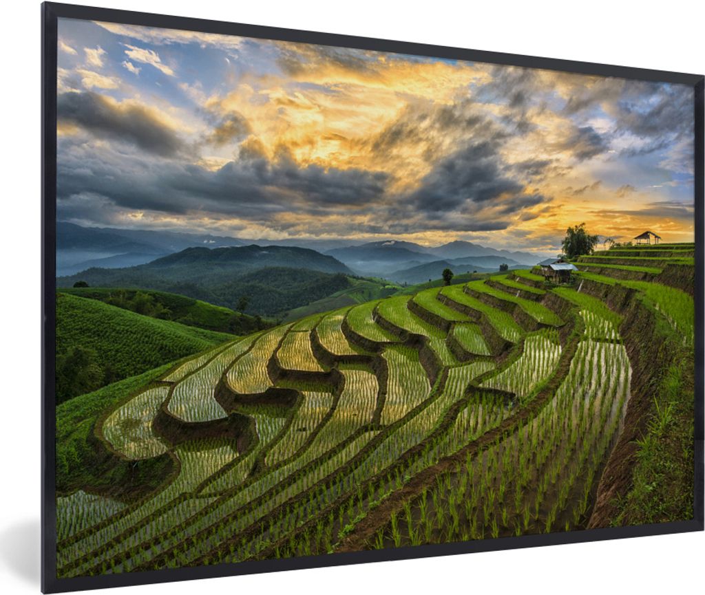 MuchoWow MuchoWow Gerahmtes Poster Ein schönes Wolkenfeld über den Reisfeldern Thailands 60x40 cm - Poster mit zchwarzem Bilderrahmen - Print...