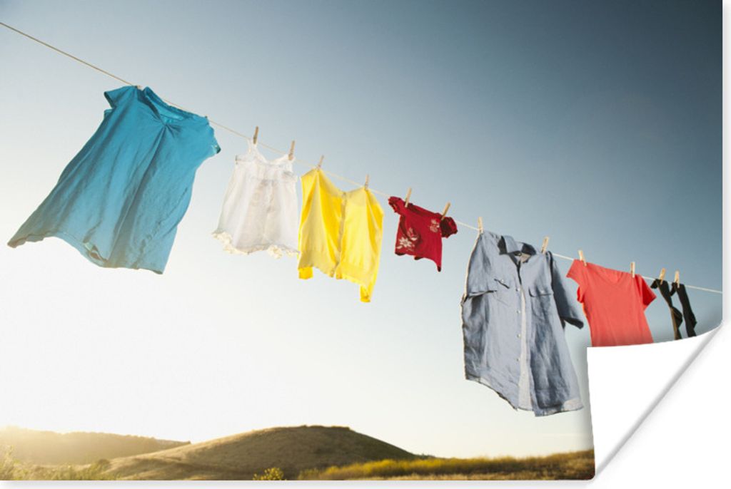 MuchoWow Poster Frauenkleidung auf einer Wäscheleine 30x20 cm - Plakate - Print