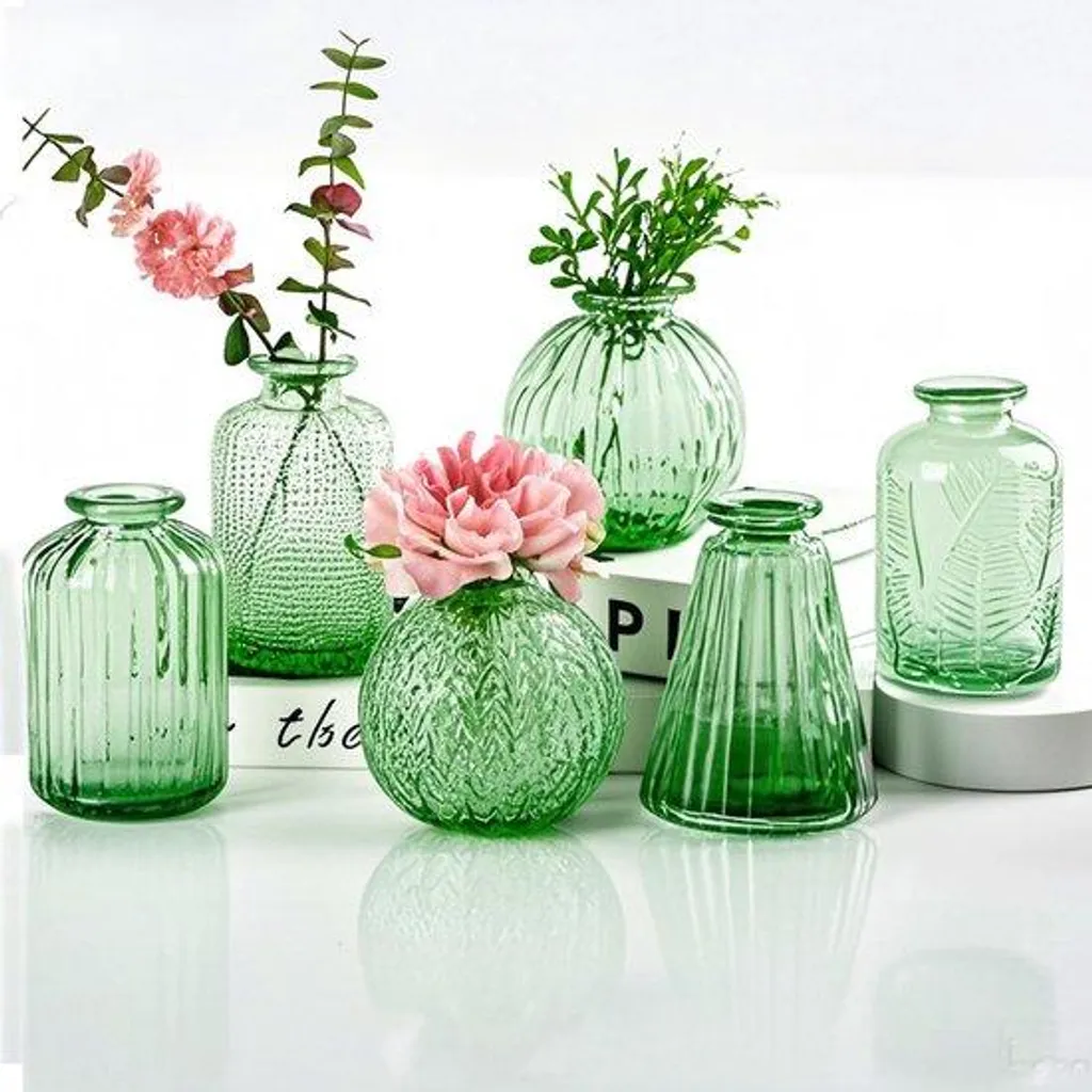 Petit vase décoratif vert mini idéal pour décorer un mariage ou bureau