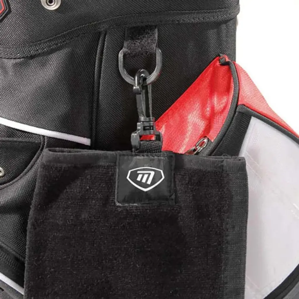 Serviette Golf Masters Tri-Fold Noir : Finissez-en avec les Clubs Sales