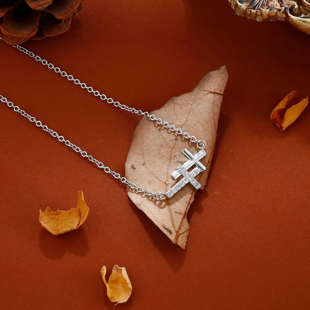 Collier Croix Femme Hypoallergénique en Or Plaqué Doux pour la Peau - 4