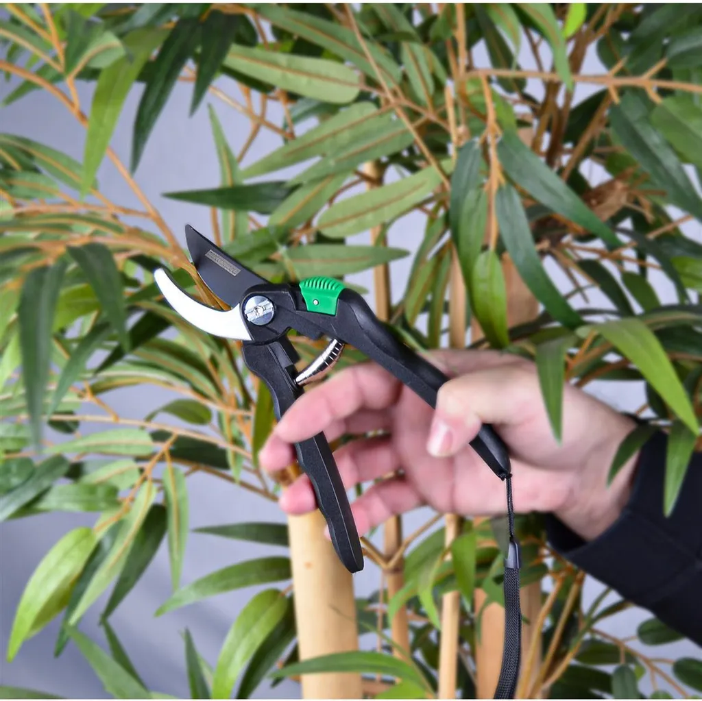 Cesoie Bypass Mannesmann M63101: Precisione Tedesca per Giardino