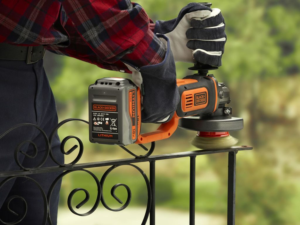 Black&Decker Akku-Winkelschleifer 125mm, 18V/4,0Ah BCG720M1 Produktbild 