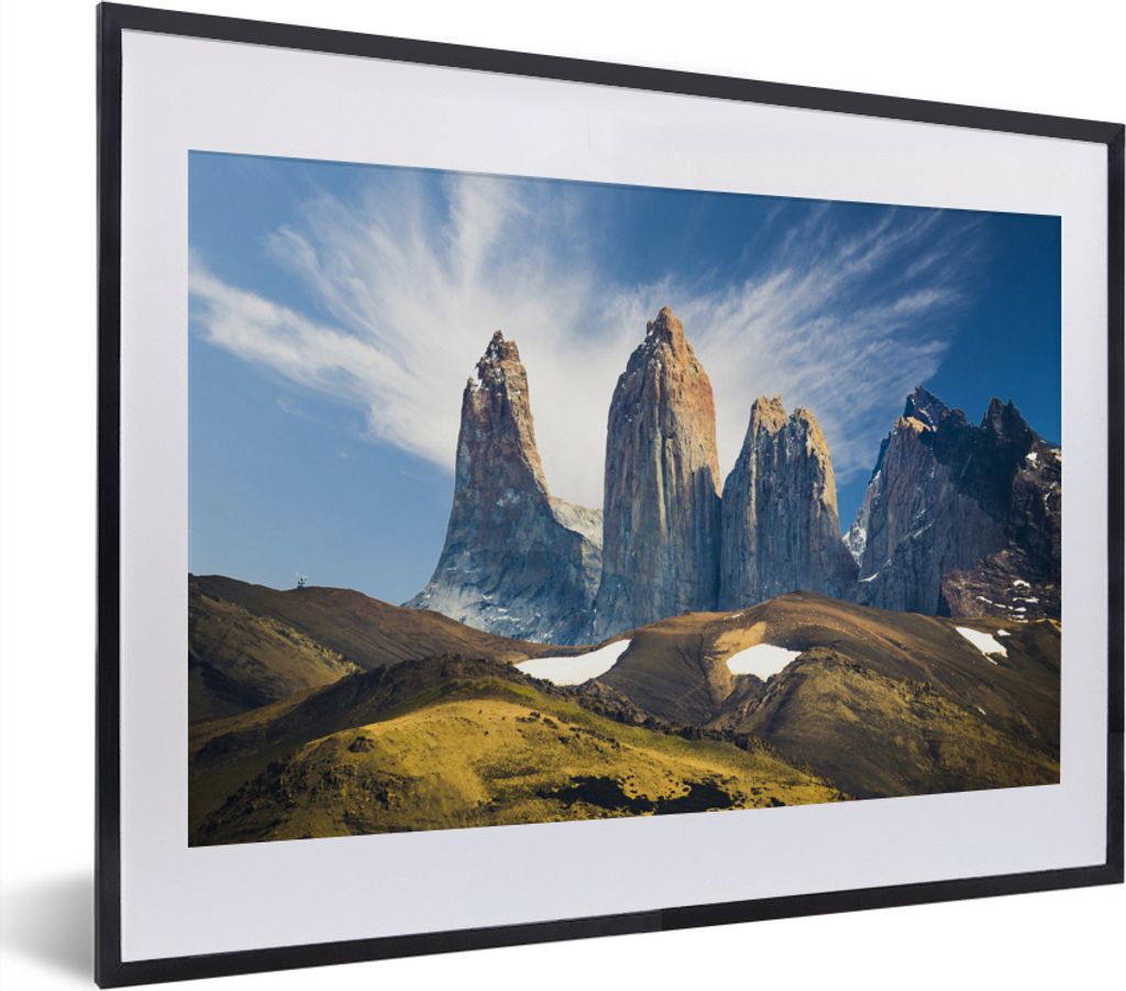 MuchoWow MuchoWow Gerahmtes Poster Der Torres del Paine-Nationalpark in Chile 40x30 cm - Poster mit zchwarzem Bilderrahmen - Bilderrahmen - Pos...