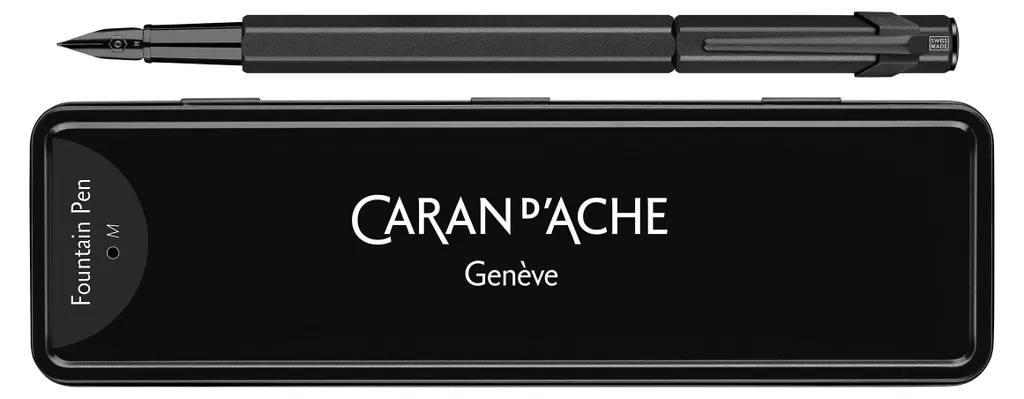 Stylo plume plume de luxe Caran d'Ache 849 Black Code en aluminium noir