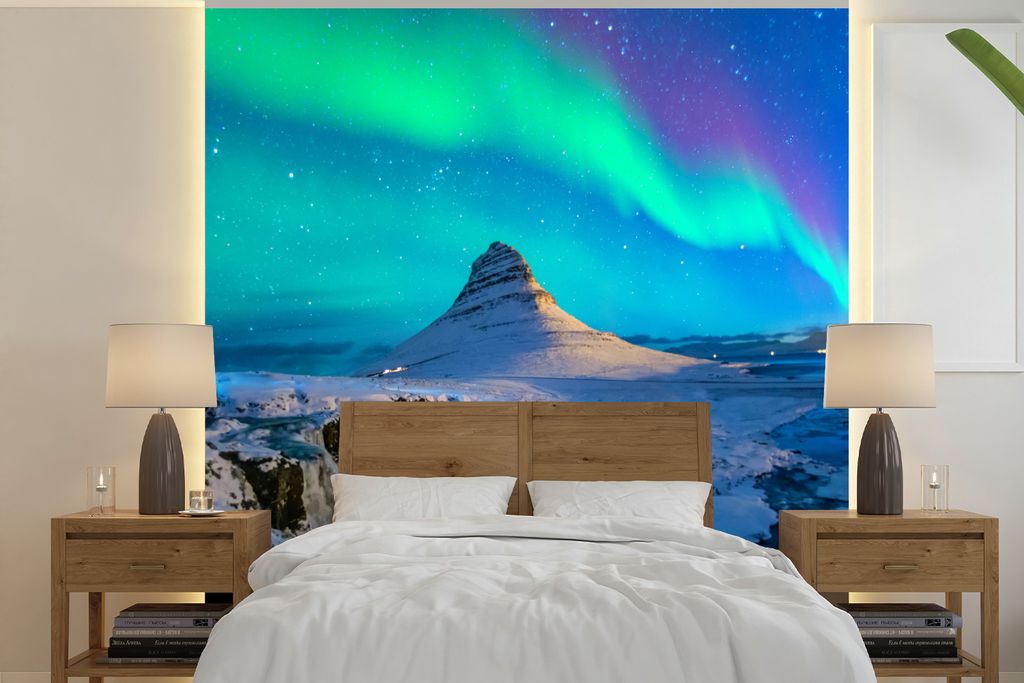 MuchoWow Fototapete für Wohnzimmer oder Schlafzimmer Wandtapete Vinyl Motivtapete Nordlichter - Berge - Island - 240x240 cm - Schlafzimmer-Tapete