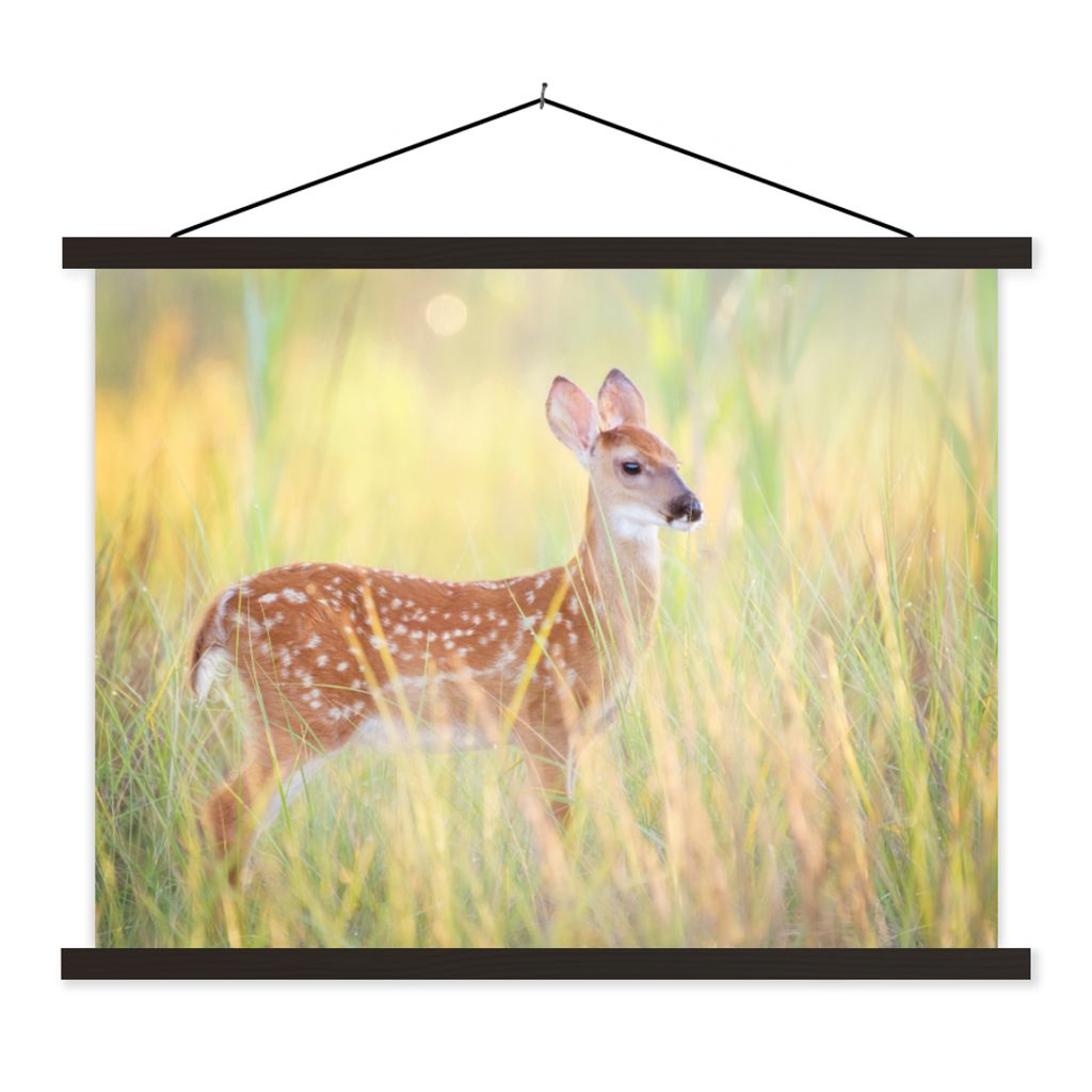 MuchoWow Textilposter Hirsche - Gras - Grün 150x113 cm mit schwarzem Rahmen - Wohnzimmer