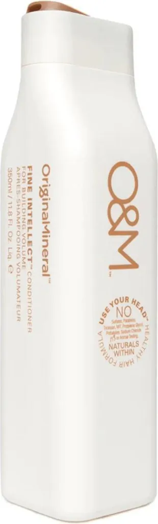 Donner du volume aux cheveux plats avec O&M Fine Intellect 350ml