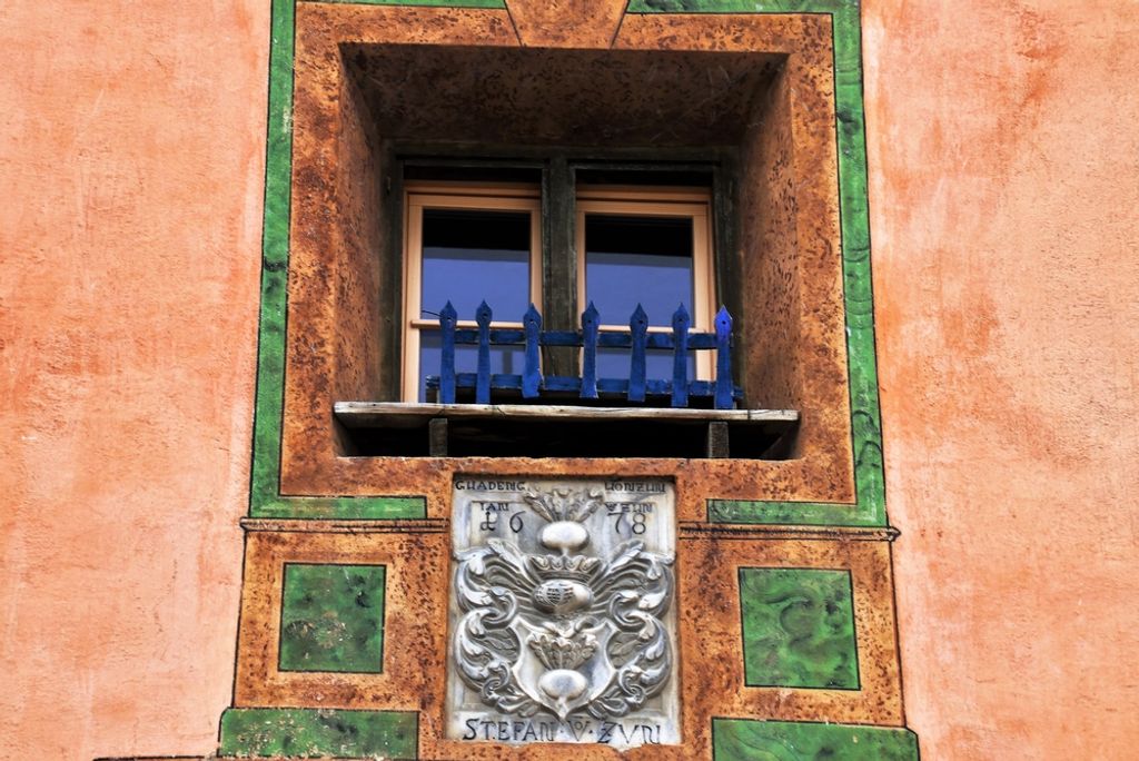 hansepuzzle 64512 - Fenster Puzzle, 2000 Teile, Gebäude, 90,0 x 60,0cm mit hochwertiger Aufbewahrung, Kartonbox und wiederverschließbarem Beutel