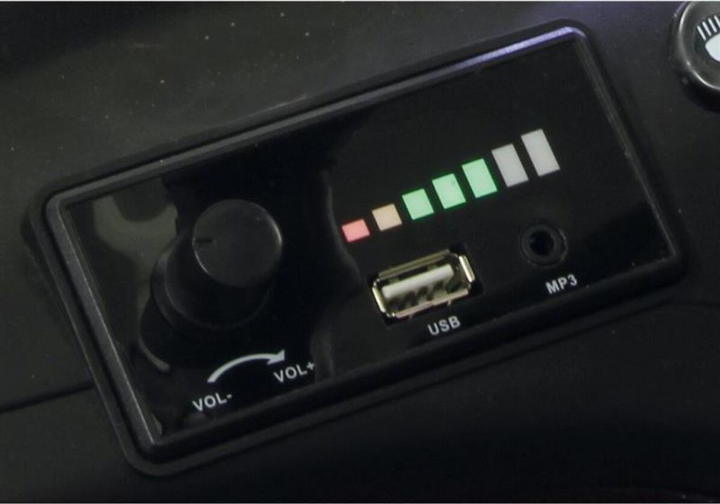 Elektronik Ride-on Mercedes-AMG CLA 45 für Sound
