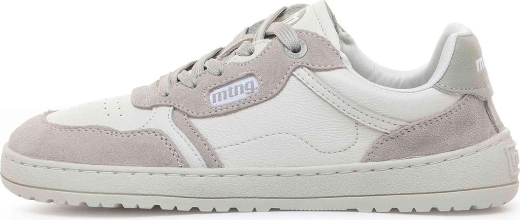 Mustang Sneakers 225-60950-C55673 in White color size 39