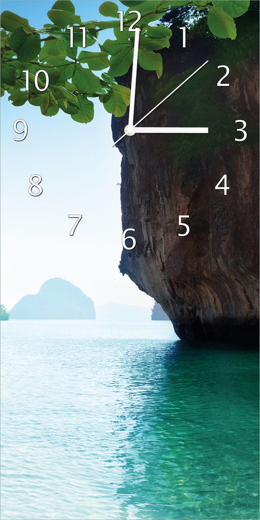 Wallario Design Wanduhr Fischerboot in Thailand blaues Meer und Steinfelsen aus Echtglas, Größe 30 x 60 cm