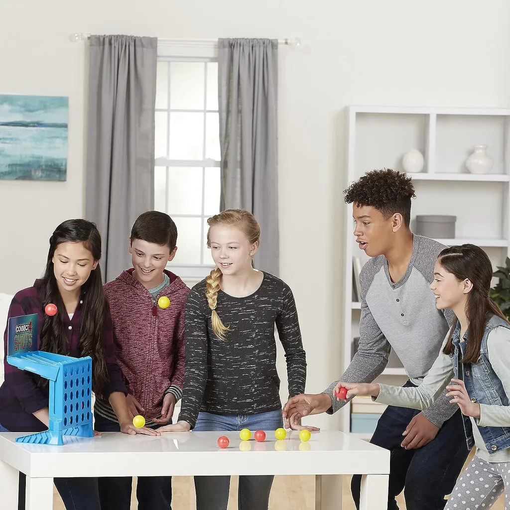 Hasbro E3578100 4 GEWINNT ACTION Jeu de Société et d'Adresse Stratégique