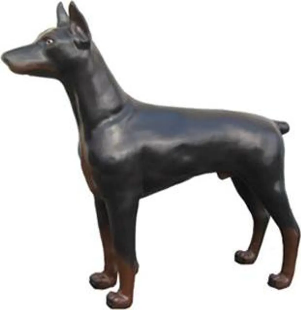 Chien de garde Dobermann décoratif pour sécuriser visuellement le hall