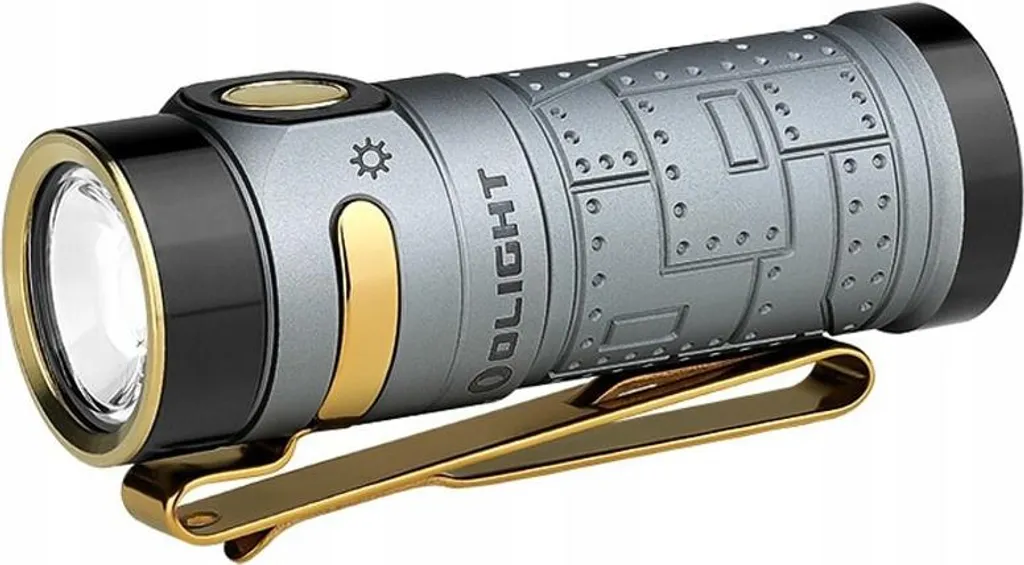 Olight Baton 4 Fighter Pilot 1300lm: Analisi e Prestazioni Torcia LED