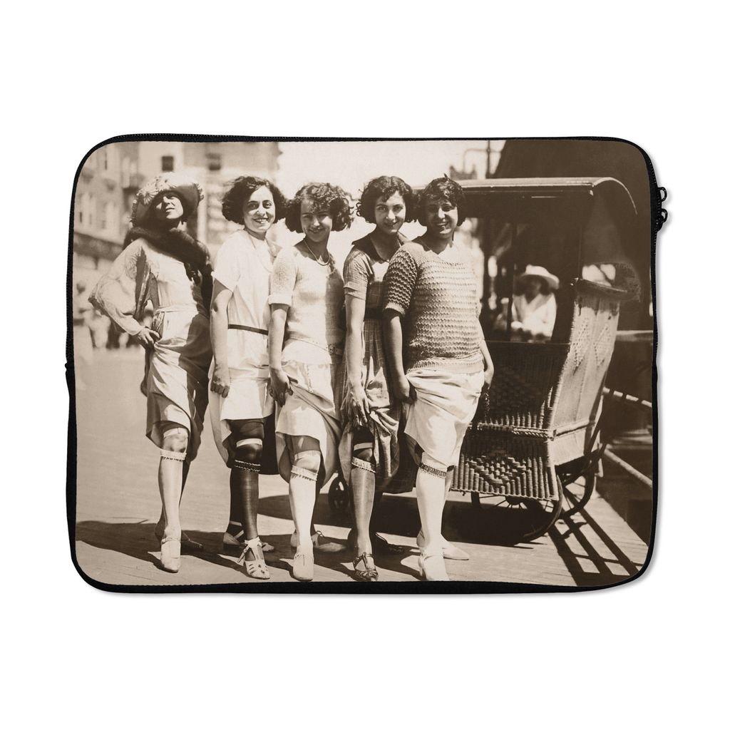 MuchoWow Laptop Hülle 17 Zoll Laptoptasche Frauen zeigen ihre Strumpfbänder in den Roaring Twenties in Sepiafarben - Zipper - Schutzabdeckung
