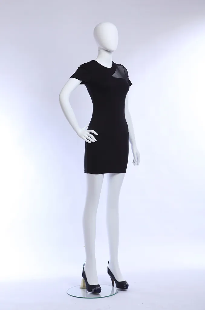 Mannequin vitrine blanc mat peinture haute qualité style abstrait