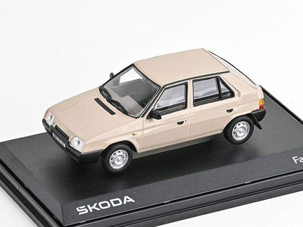 Skoda Favorit 136 L (1988) Beige ABREX 1:43