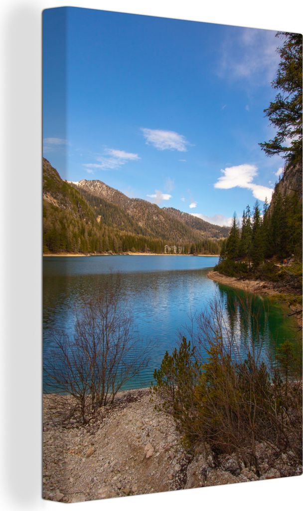 OneMillionCanvasses - Leinwandbilder - 90x140 cm, Rand des südeuropäischen Pragser Wildsees, Wandbilder Kunstdruck Wanddekoration - Wandschmuck...