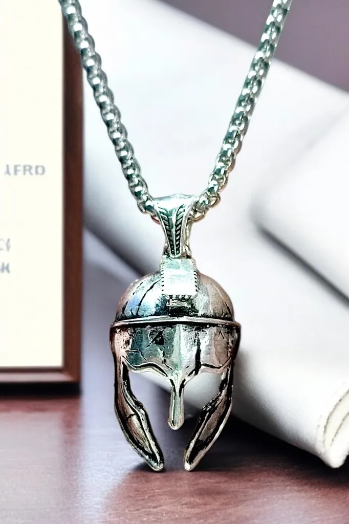 Collier pendentif casque spartiate pour homme en chrome plaqué argent