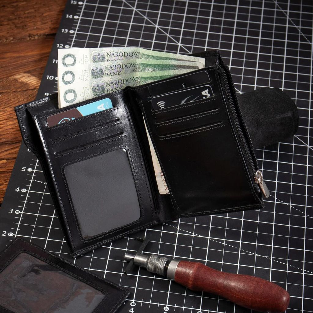 Schwarzes, sehr dünnes Slim-Portemonnaie für Karten und Münzen aus Leder von Belveder BV717