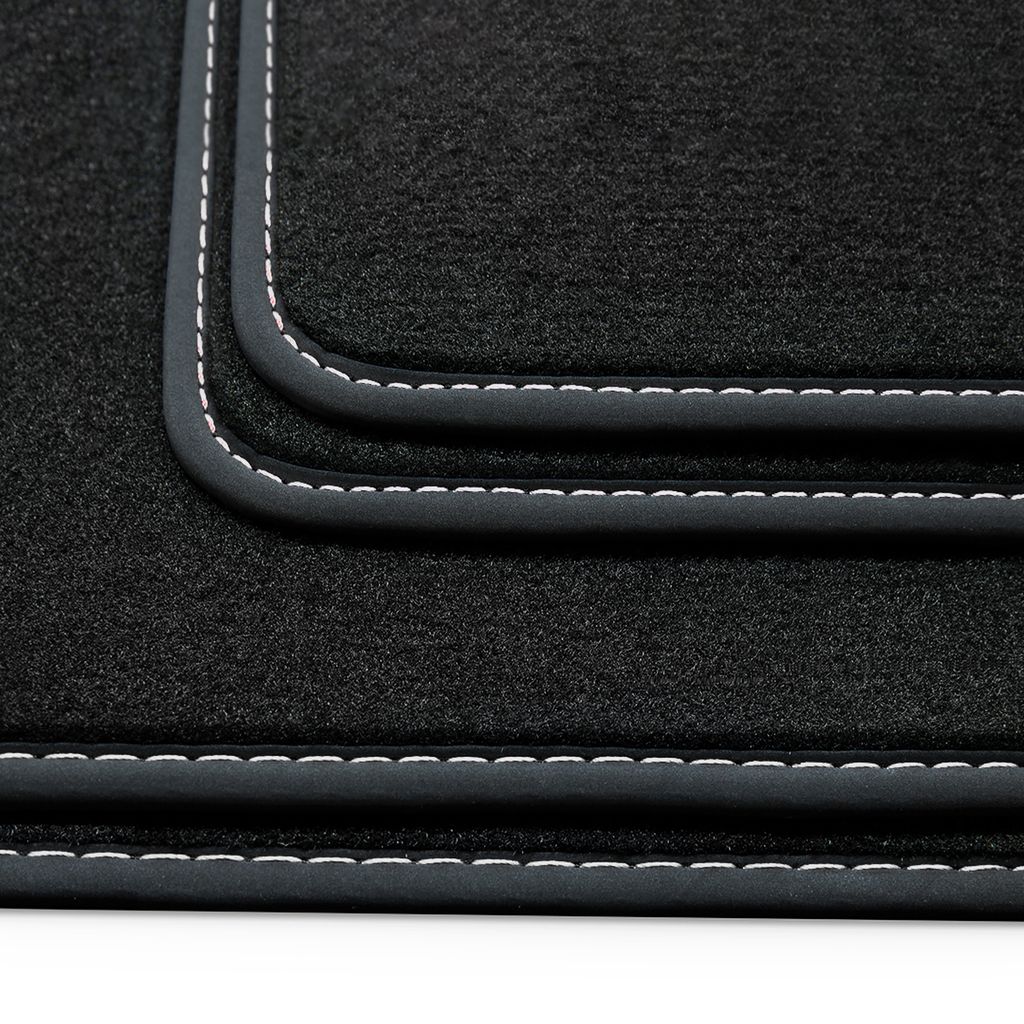 Velours Fußmatten passend für BMW X2 iX2 U10 xDrive ab 12/2023- Deluxe Velours, Naht:Silber