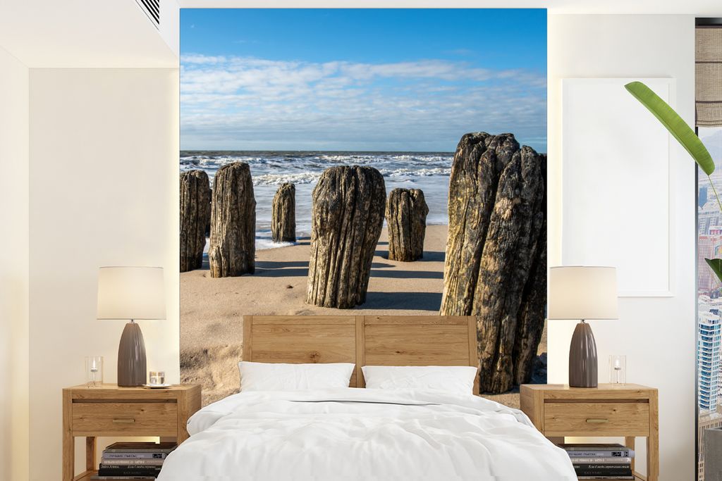 MuchoWow Fototapete für Wohnzimmer oder Schlafzimmer Wandtapete Vinyl Motivtapete Sand - Strand - Pfahl - Wasser - Sommer - 175x240 cm - Schlafz...