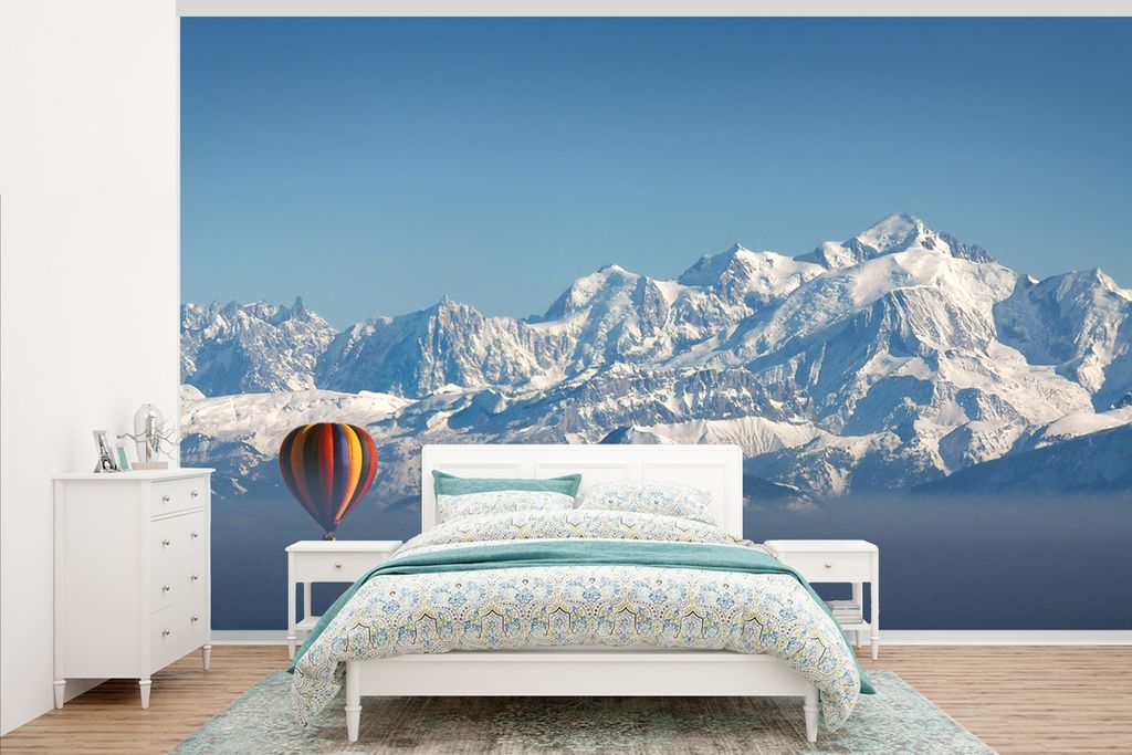 MuchoWow Fototapete für Wohnzimmer oder Schlafzimmer Wandtapete Vinyl Motivtapete Aufsteigender Ballon am Mont Blanc - 405x260 cm - Die Küche