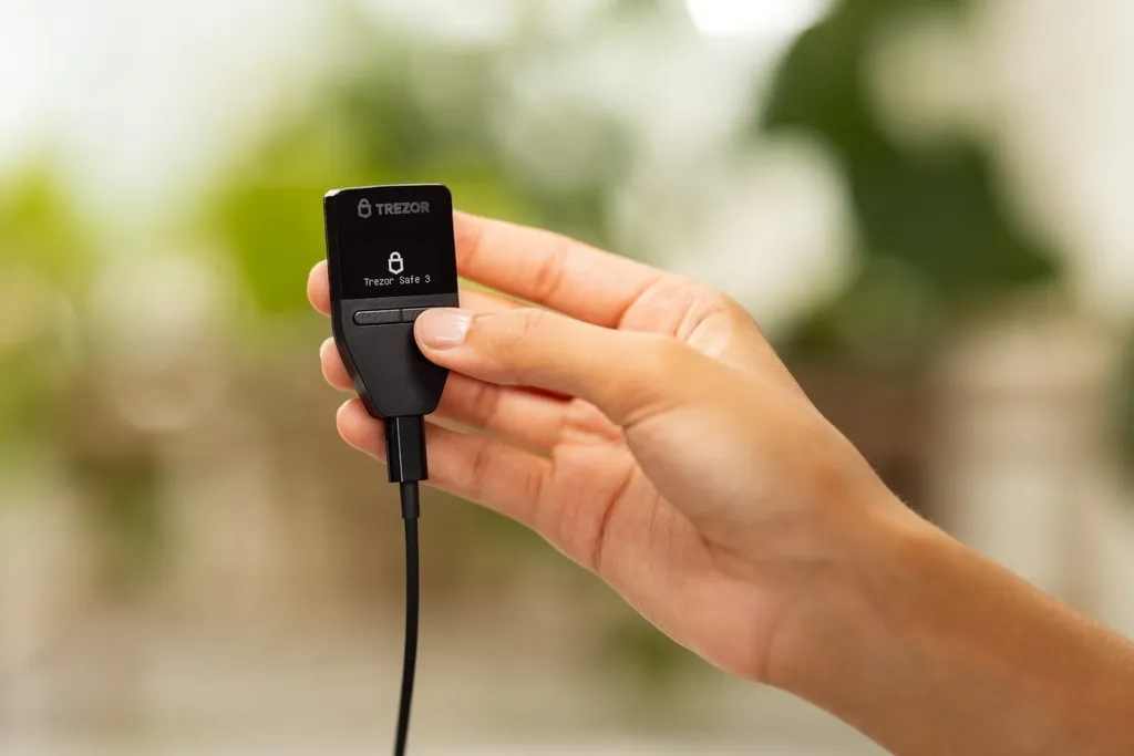 Trezor Safe 3 Cosmic Schwarz - Sécuriser et Stocker ses Cryptos