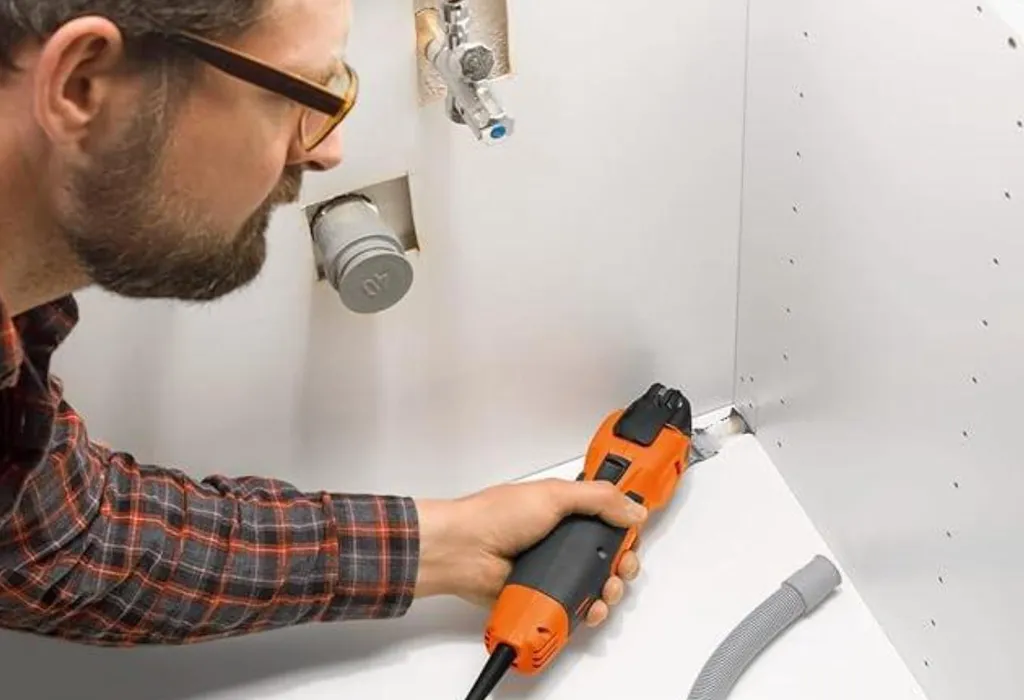 Outil multifonction Ideal Star 300W : découpez dans les angles difficiles