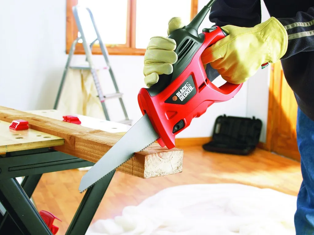Scie sauteuse et égoïne 400W à variateur électronique Black & Decker - 28