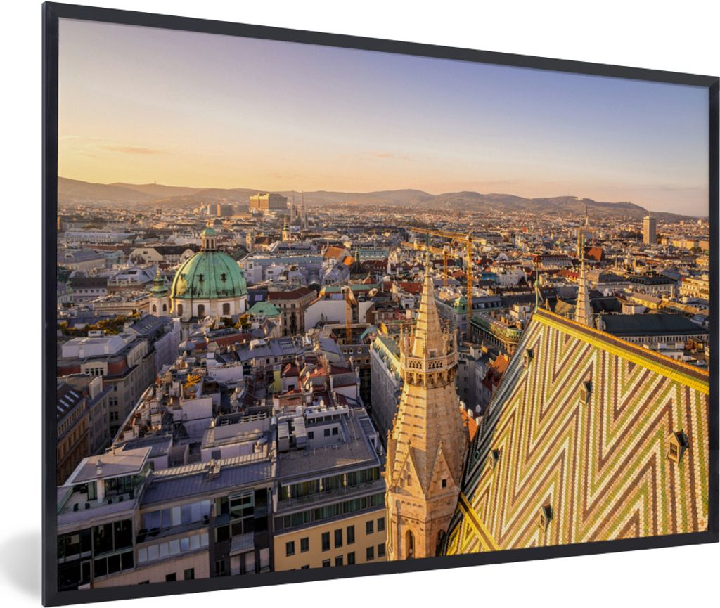 MuchoWow MuchoWow Gerahmtes Poster Stadtbild von Wien in Österreich 90x60 cm - Poster mit zchwarzem Bilderrahmen - Fotorahmen - Foto-Plakat
