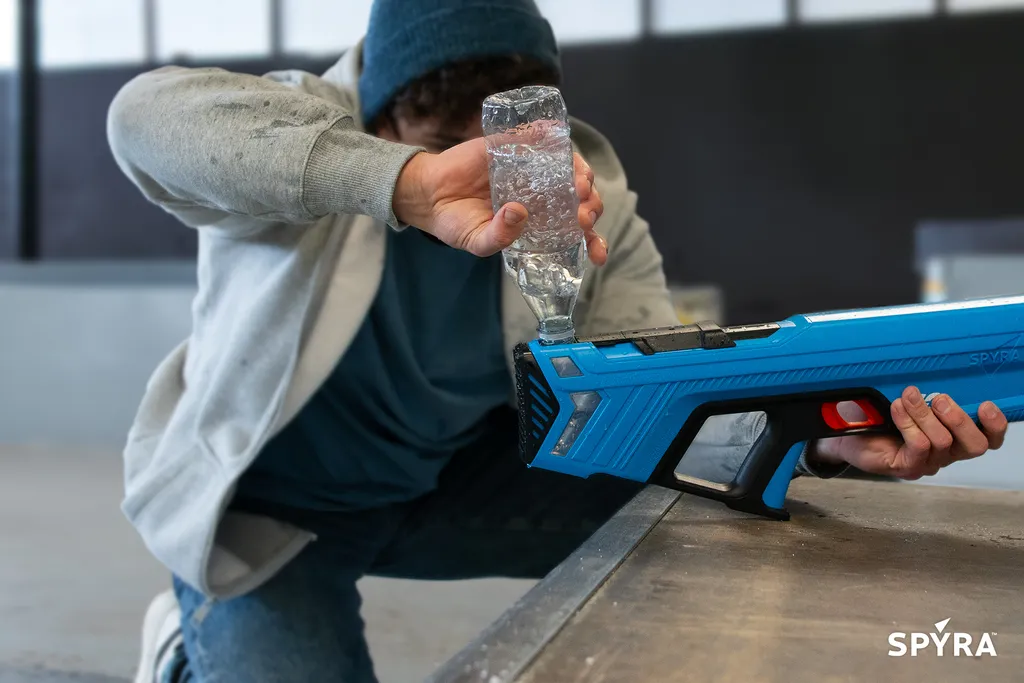 Pistolet à eau SpyraGO Bleu idéal pour piscine et activités de jardin