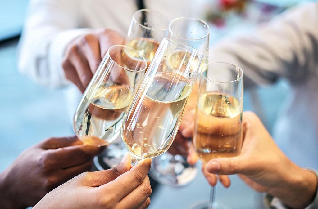 mydays Schaumweine & Winzersekte Tasting München; Erlebnis verschenken oder selbst erleben; Gutschein für 1 Person(en)